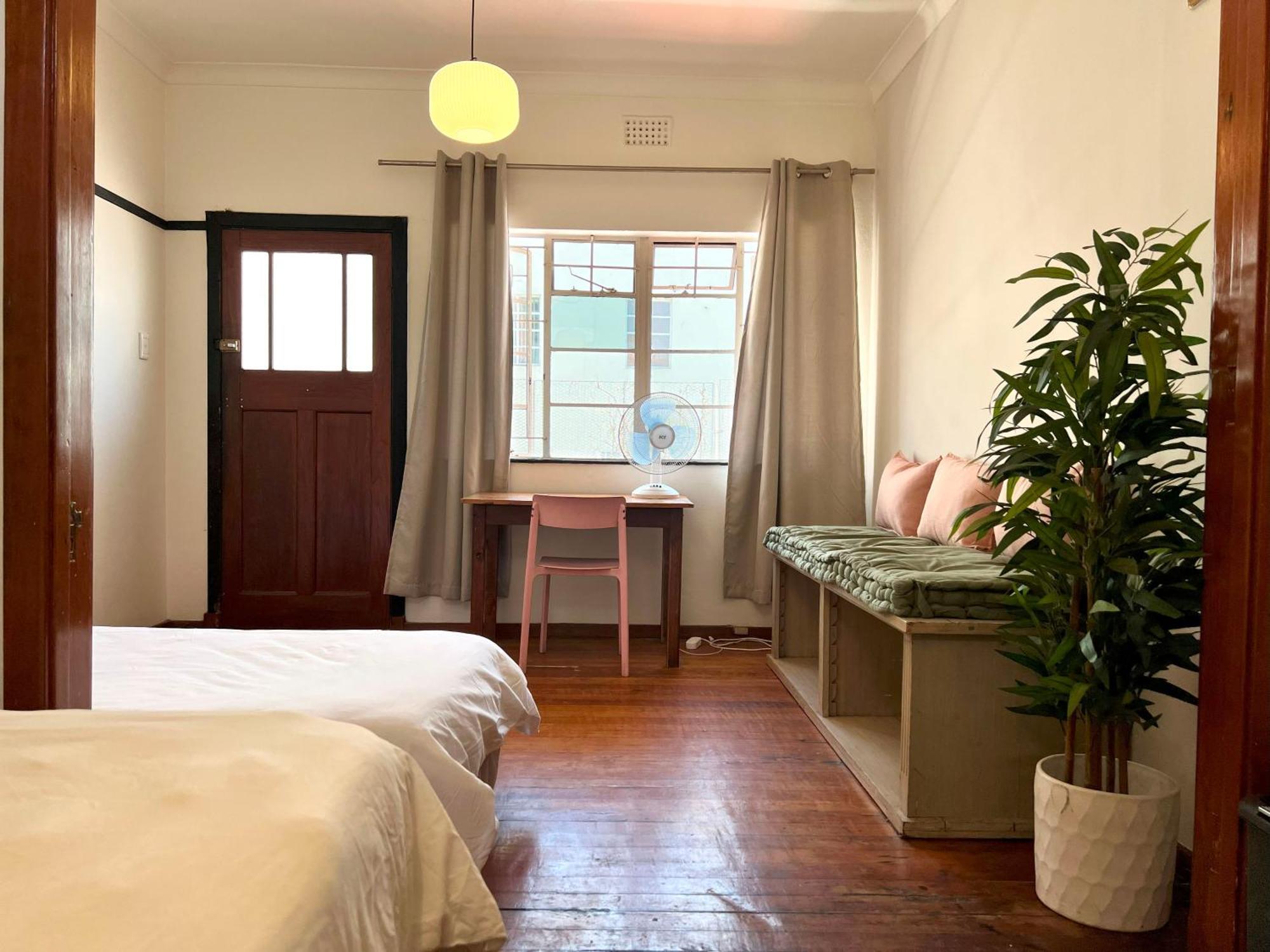 Long Street Backpackers (Adults Only) Hostel Cape Town Exterior photo