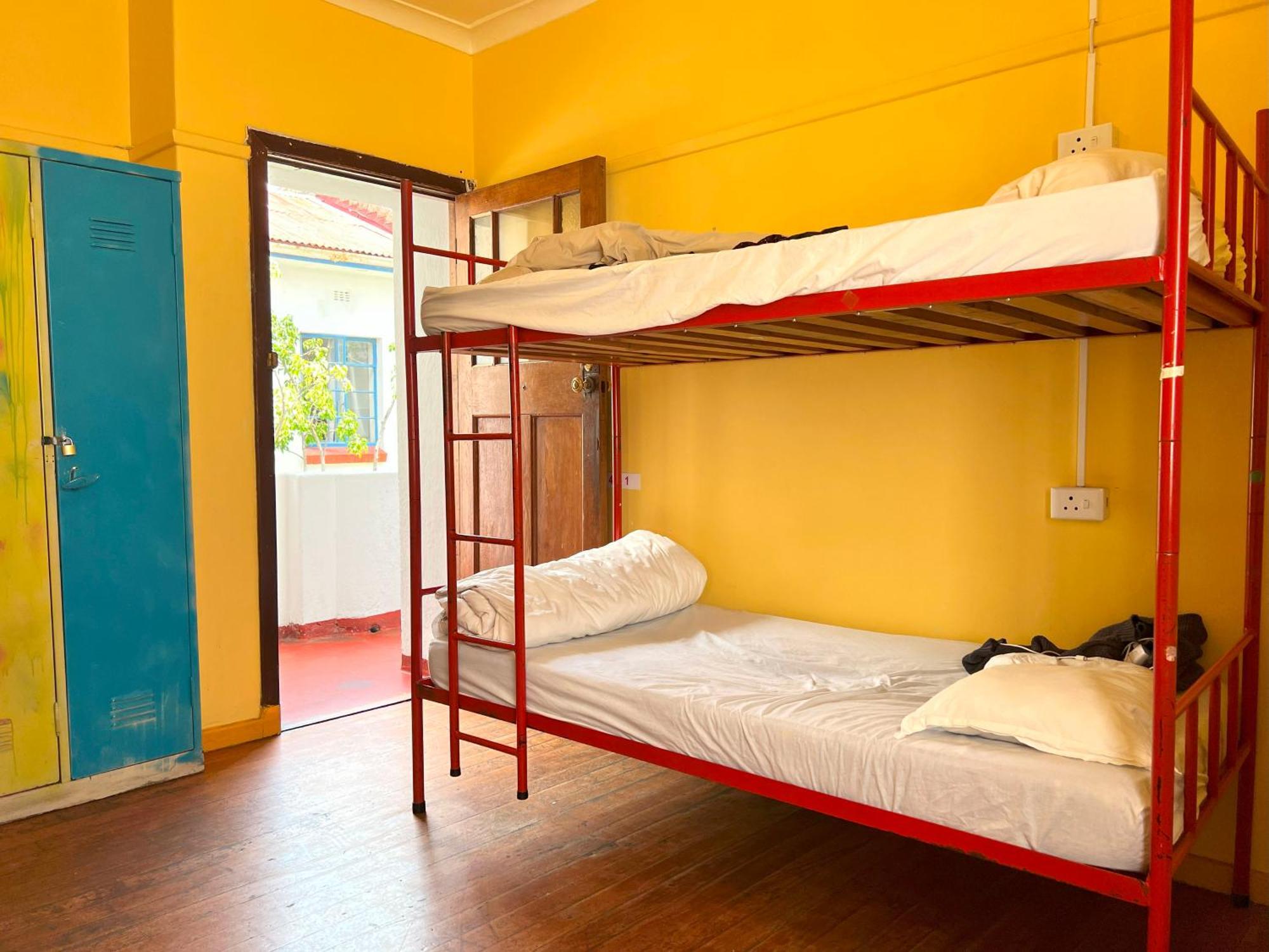 Long Street Backpackers (Adults Only) Hostel Cape Town Room photo